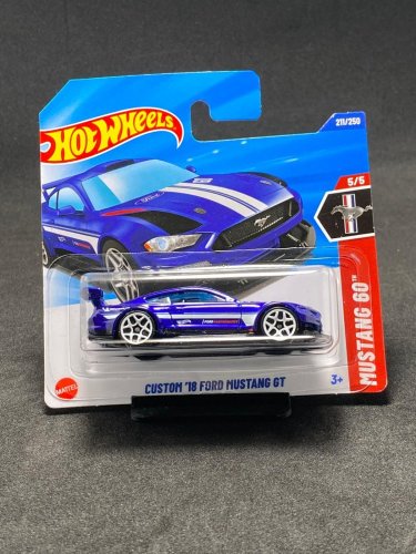 Hot Wheels - Custom 18 Ford Mustang GT - varianta karty: ZO ZBIERKY