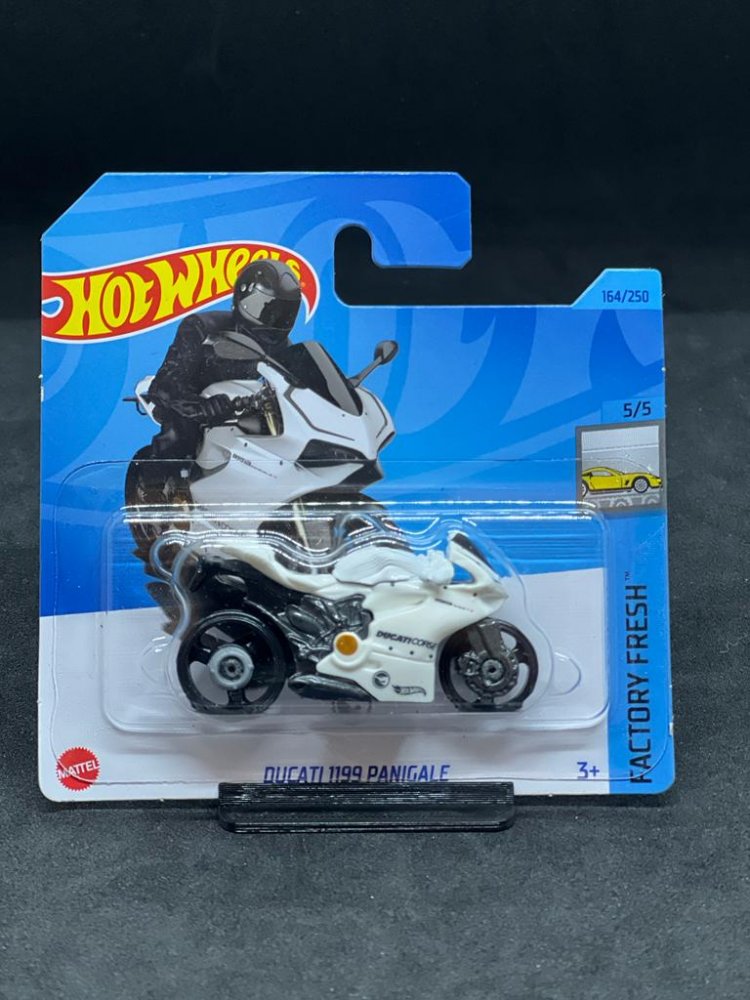 Hot wheel th on sale