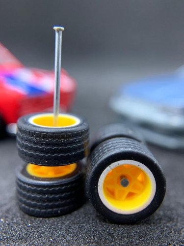 Hot Wheels / Matchbox - Custom-Räder D5 Gelb