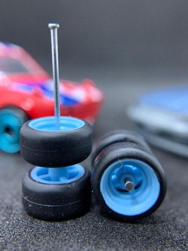 Hot Wheels / Matchbox - Custom-Räder C8 Blau