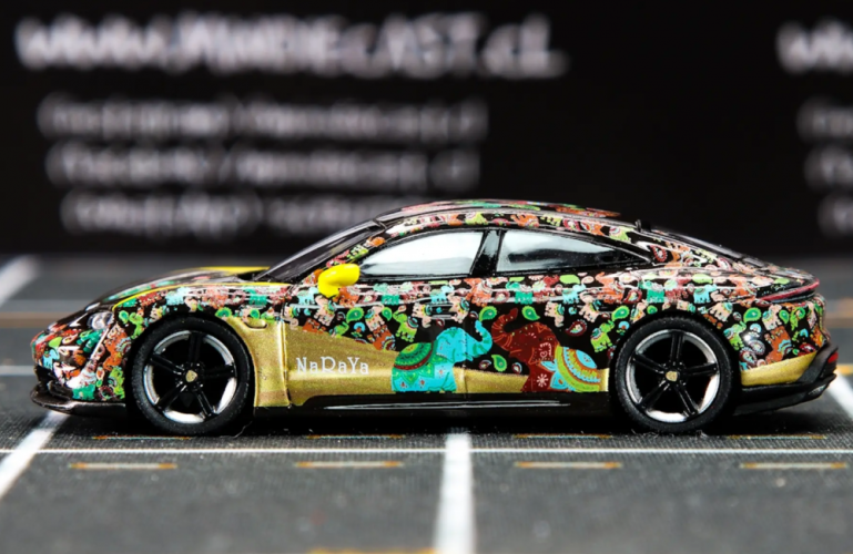 Amazon.com: Truescale Miniatures Taycan Turbo S Gentian Blue
