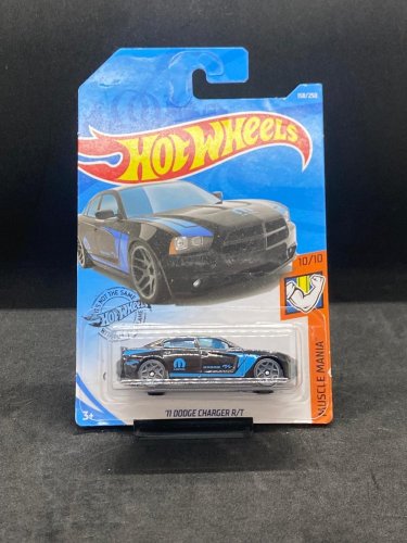 Hot Wheels - 11 Dodge Charger R/T Mopar black