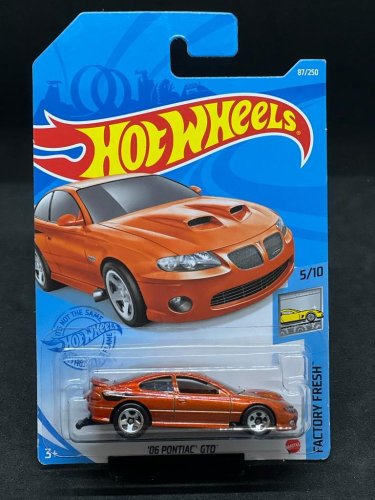 Hot Wheels - 06 Pontiac GTO orange - card variant: FROM THE COLLECTION